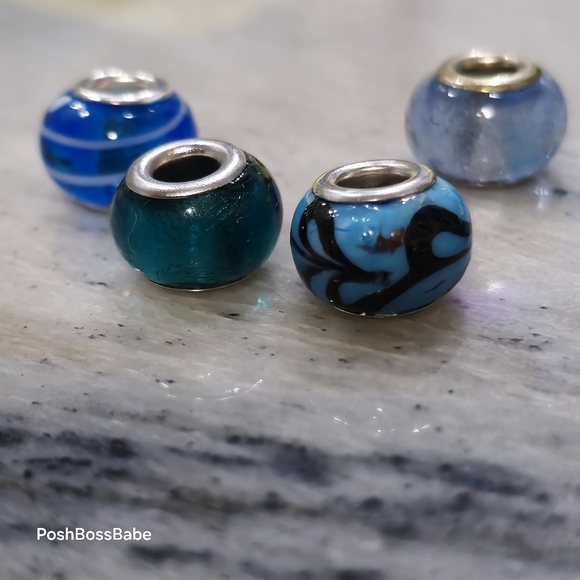 Lot of 13 European Charm Beads – Blue & Aqua Glass with Silver Tone Cores - Picture 3 of 12